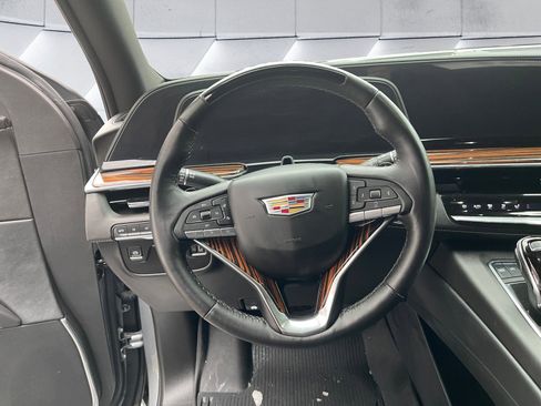 Used 2024 Cadillac Escalade Premium Luxury image 13