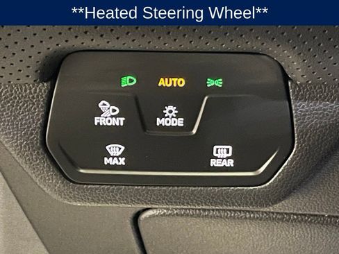 Used 2025 Volkswagen Atlas Cross Sport SEL Premium R-Line AWD/4WD image 18