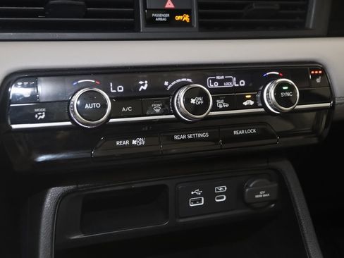 Used 2024 Honda Pilot Touring image 31