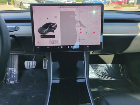 Used 2019 Tesla Model 3 Performance image 14