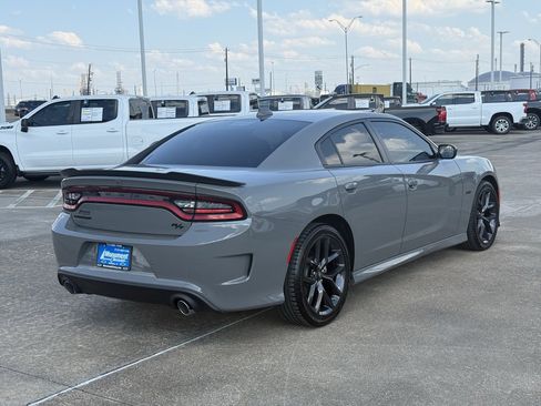 Used 2023 Dodge Charger R/T w/ Blacktop Package image 10