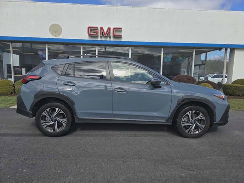 Used 2024 Subaru Crosstrek 2.0i Premium image 2