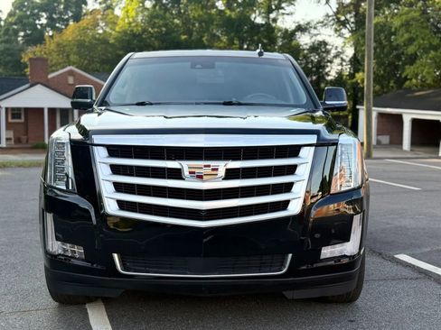 Used 2018 Cadillac Escalade ESV Luxury AWD/4WD image 8