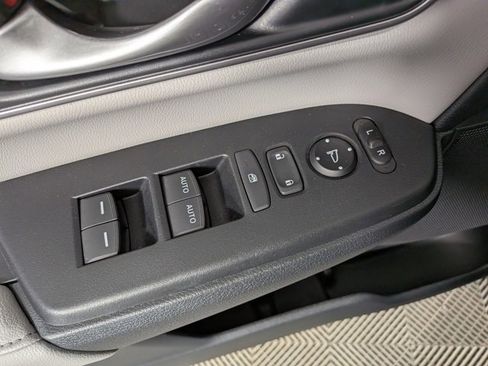 Used 2022 Honda CR-V Touring image 16
