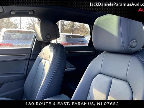 Used 2023 Audi Q3 2.0T Premium w/ Convenience Package image 17