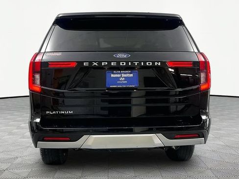 Used 2025 Ford Expedition Platinum w/ Driver's Package AWD/4WD image 5
