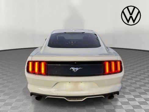 Used 2016 Ford Mustang Premium image 4