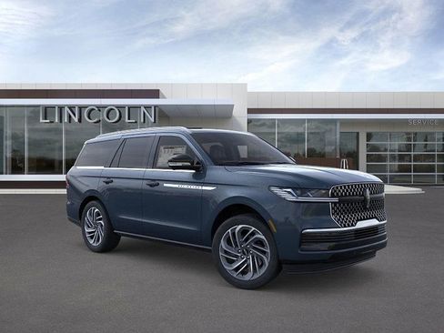 New 2026 Lincoln Navigator Reserve image 7