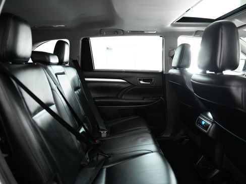 Used 2018 Toyota Highlander XLE image 42