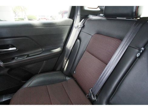 Used 2025 Nissan Kicks SR AWD/4WD image 11