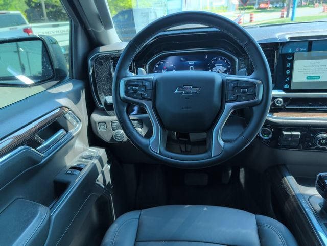 Used 2024 Chevrolet Silverado 1500 RST w/ Convenience Package II AWD/4WD image 2