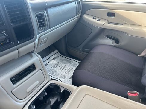 Used 2000 Chevrolet Suburban LS w/ LS Preferred Equipment Group image 22