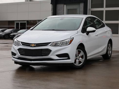 Used 2016 Chevrolet Cruze LS FWD image 3