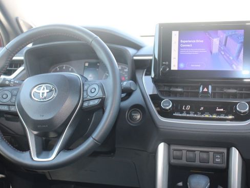 Used 2025 Toyota Corolla Cross AWD Hybrid w/ Moonroof Package image 21