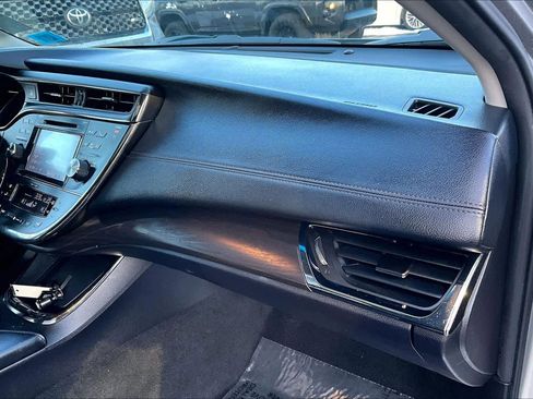 Used 2016 Toyota Avalon XLE Premium image 17