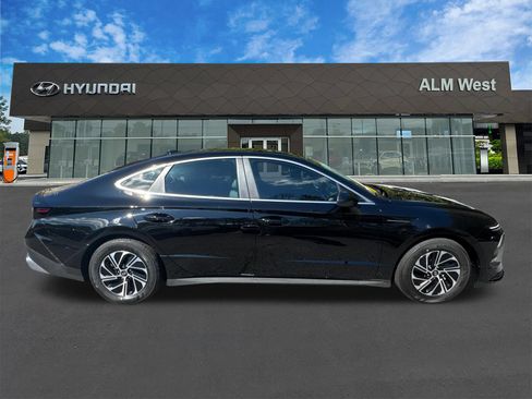 New 2026 Hyundai Sonata Blue FWD image 5