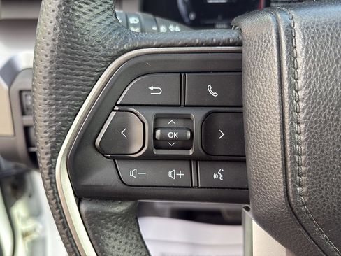 Used 2025 Toyota Tacoma TRD Off-Road AWD/4WD image 9