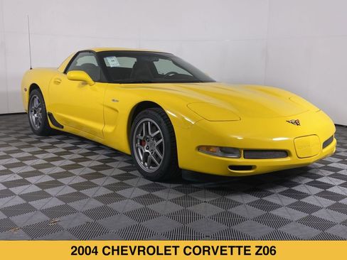 Used 2004 Chevrolet Corvette Z06 w/ Memory Package RWD image 17