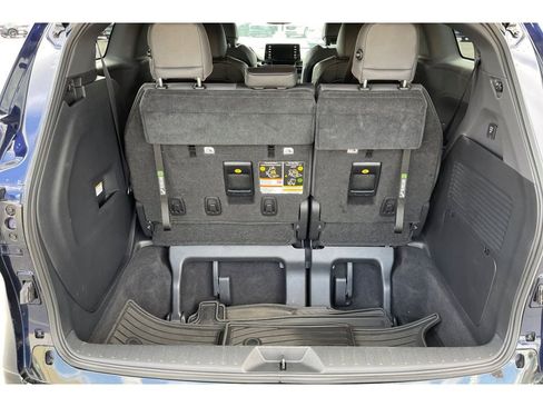 Used 2022 Toyota Sienna XSE image 17