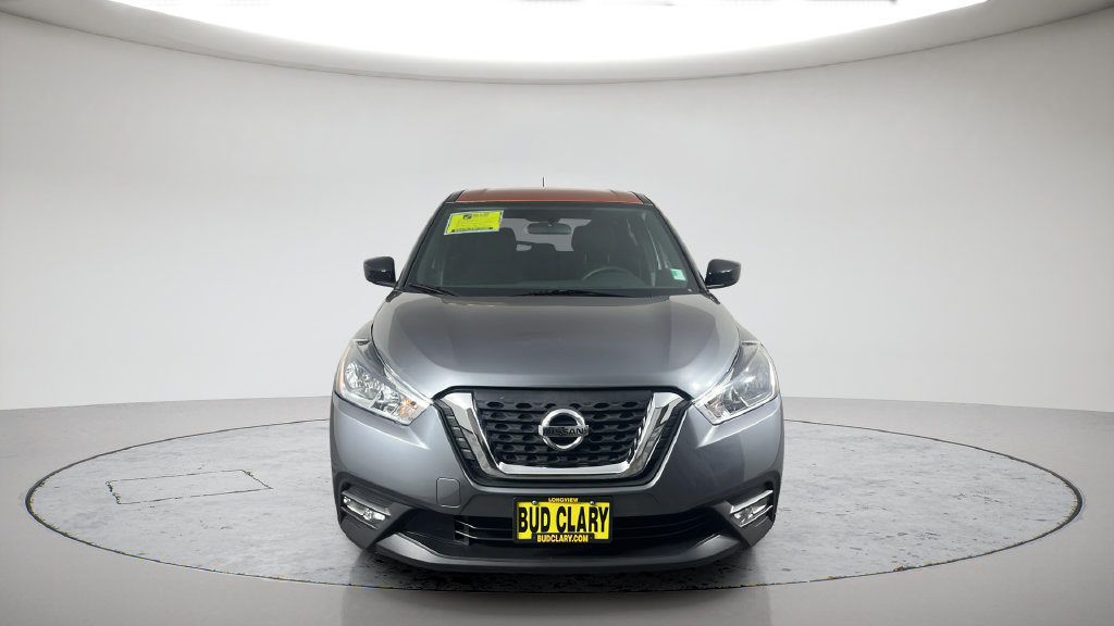 Used 2019 Nissan Kicks SV FWD image 2