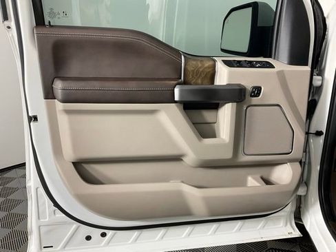 Used 2020 Ford F150 Limited w/ Trailer Tow Package image 12