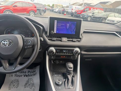 Used 2023 Toyota RAV4 XLE AWD/4WD image 21