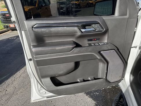 Used 2022 GMC Sierra 1500 AT4X AWD/4WD image 9