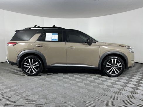 Used 2023 Nissan Pathfinder Platinum w/ Cargo Package AWD/4WD image 9