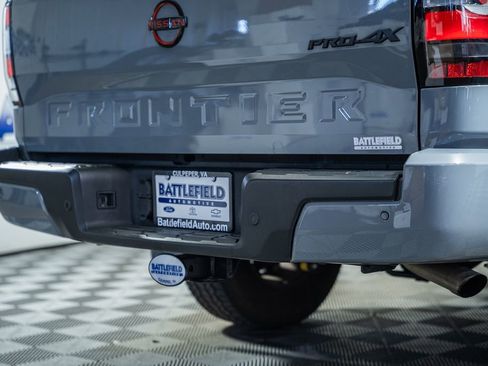 Used 2024 Nissan Frontier PRO-4X w/ Pro Convenience Package image 8