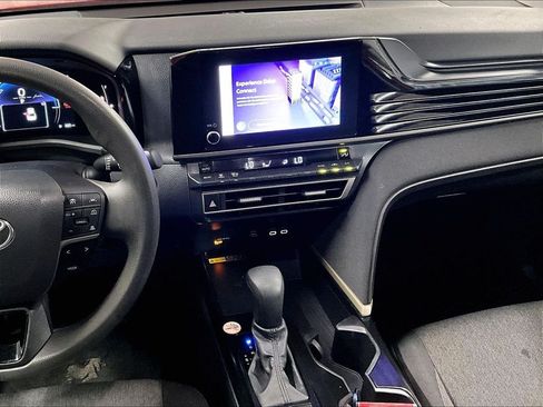 Used 2025 Toyota Camry LE FWD image 18