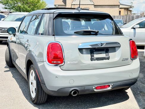 Used 2018 MINI Cooper 4-Door Hardtop w/ Premium Package FWD image 6