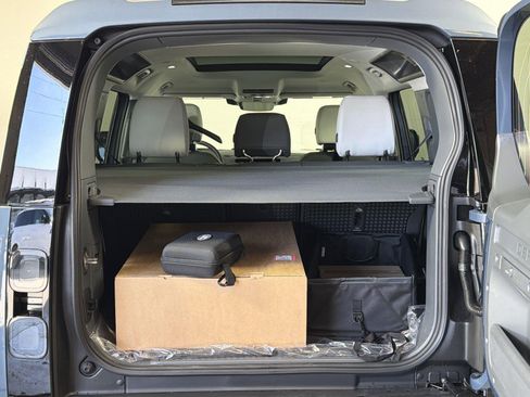 New 2026 Land Rover Defender 110 S image 29