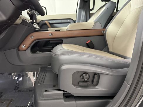 Used 2024 Land Rover Defender 110 X image 15