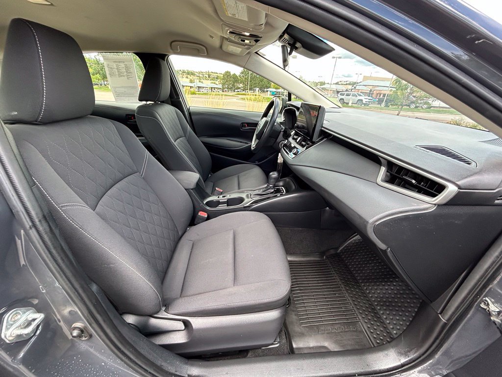 Used 2025 Toyota Corolla LE FWD image 31