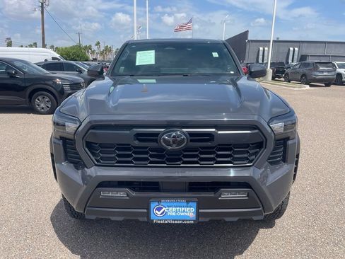 Used 2025 Toyota Tacoma TRD Off-Road AWD/4WD image 2
