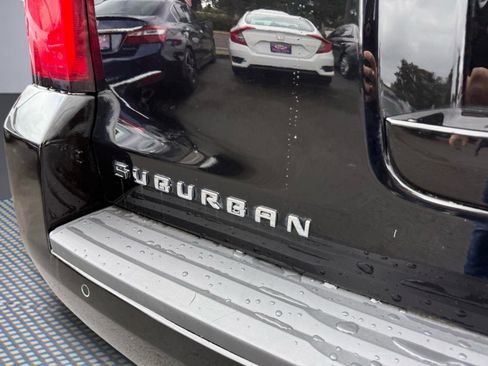 Used 2019 Chevrolet Suburban LT AWD/4WD image 6