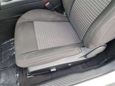 Used 2023 Dodge Challenger SXT image 13