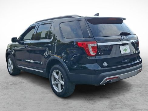 Used 2016 Ford Explorer XLT w/ Equipment Group 202A AWD/4WD image 4