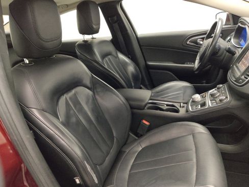 Used 2017 Chrysler 200 Limited Platinum w/ Comfort & Convenience Group image 21