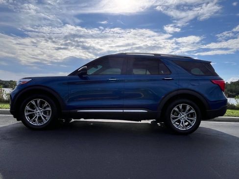 Used 2021 Ford Explorer Limited w/ Equipment Group 301A AWD/4WD image 4