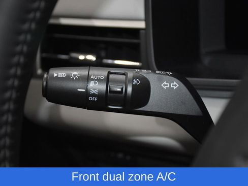 New 2025 Mitsubishi Outlander SE image 10