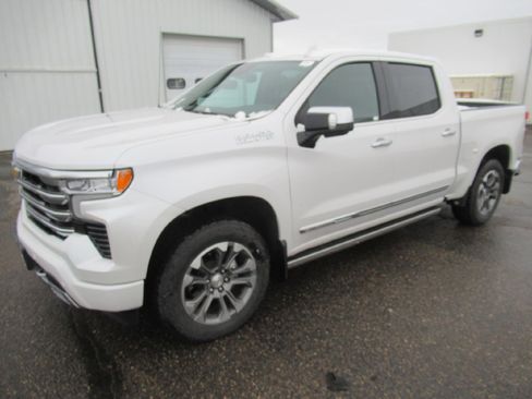 Certified 2025 Chevrolet Silverado 1500 High Country w/ Z71 Off-Road Package image 2