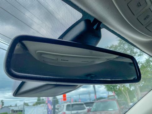 Used 2020 Ford Fusion SE image 26