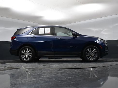 Used 2023 Chevrolet Equinox Premier AWD/4WD image 37