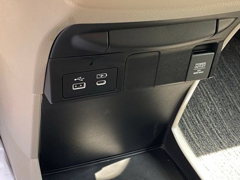 Used 2025 Honda Odyssey EX-L image 19