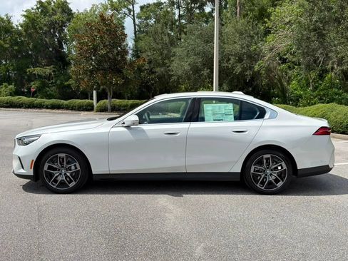 New 2027 BMW 530i w/ Premium Package RWD image 2
