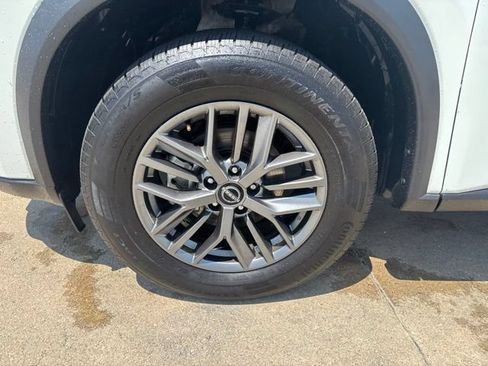Used 2024 Nissan Rogue S AWD/4WD image 11