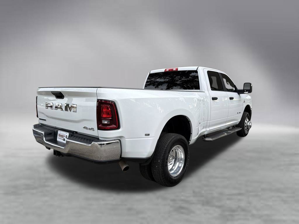 Used 2025 RAM 3500 Big Horn AWD/4WD image 3