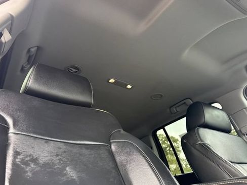 Used 2015 Chevrolet Suburban LT w/ Luxury Package RWD image 21