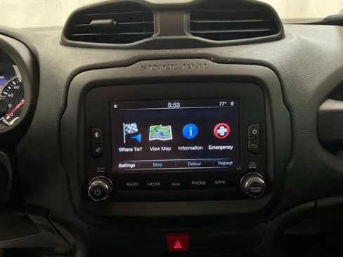 Used 2017 Jeep Renegade Altitude AWD/4WD image 18